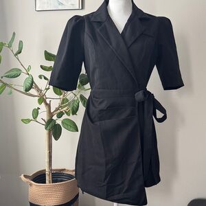 Vogue Black Short-Sleeve Wrap Mini Dress with Tie Waist
